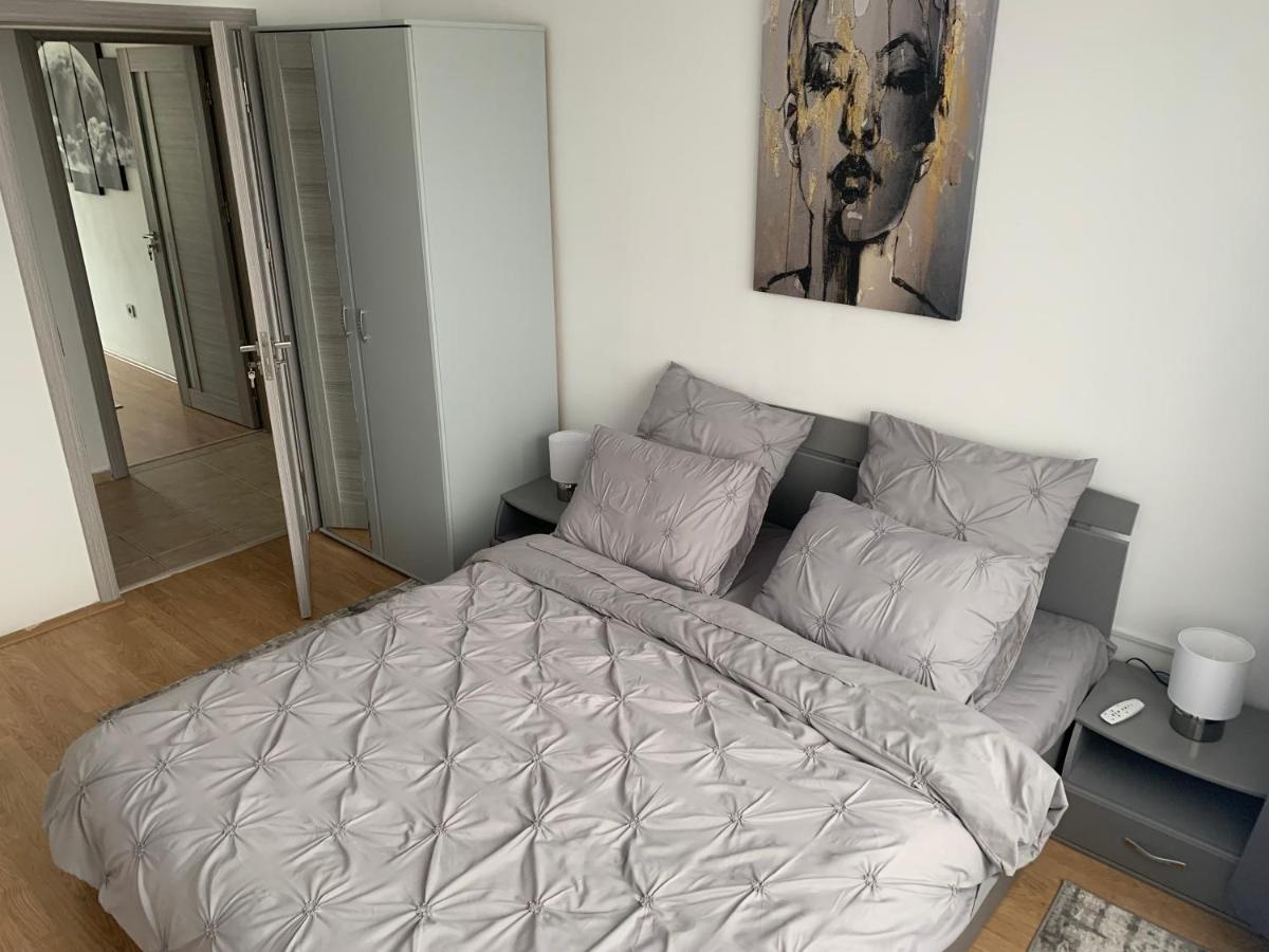 Victoriei Boulevard Private Apartment Braşov Eksteriør bilde